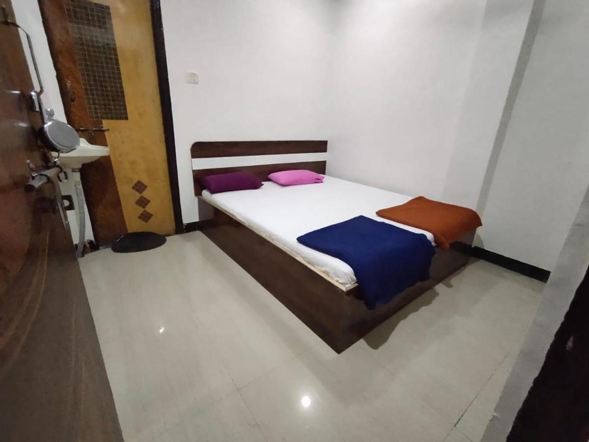 Sai Ganesh Guest House Shirdi Dış mekan fotoğraf